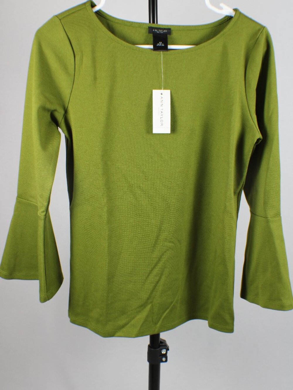 NWT Ann Taylor Factory Green Bell Sleeve Boatneck Top Blouse Extra Small XS